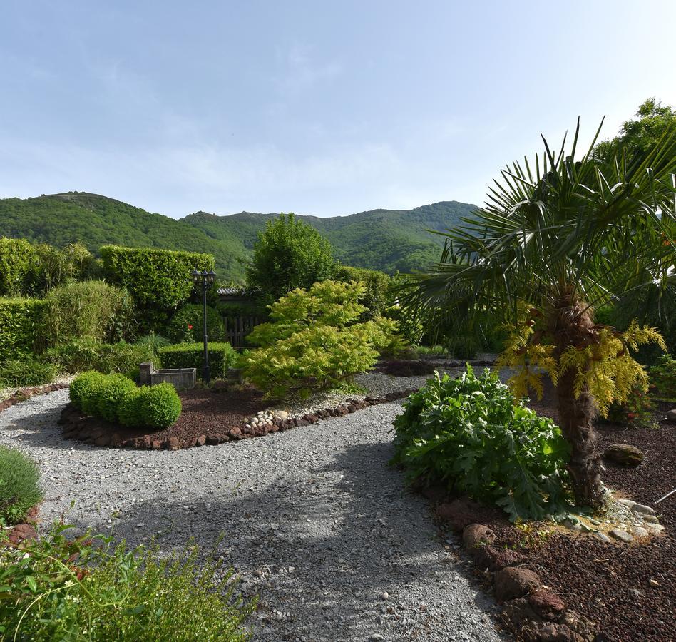 Hotel Et Appartements Les Platanes Thueyts Екстер'єр фото