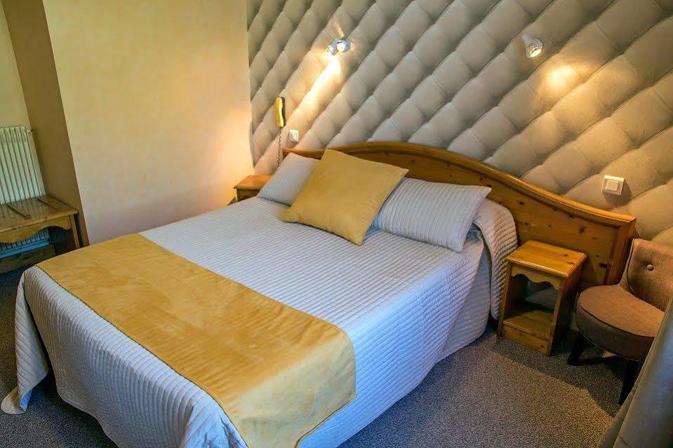 Hotel Et Appartements Les Platanes Thueyts Екстер'єр фото